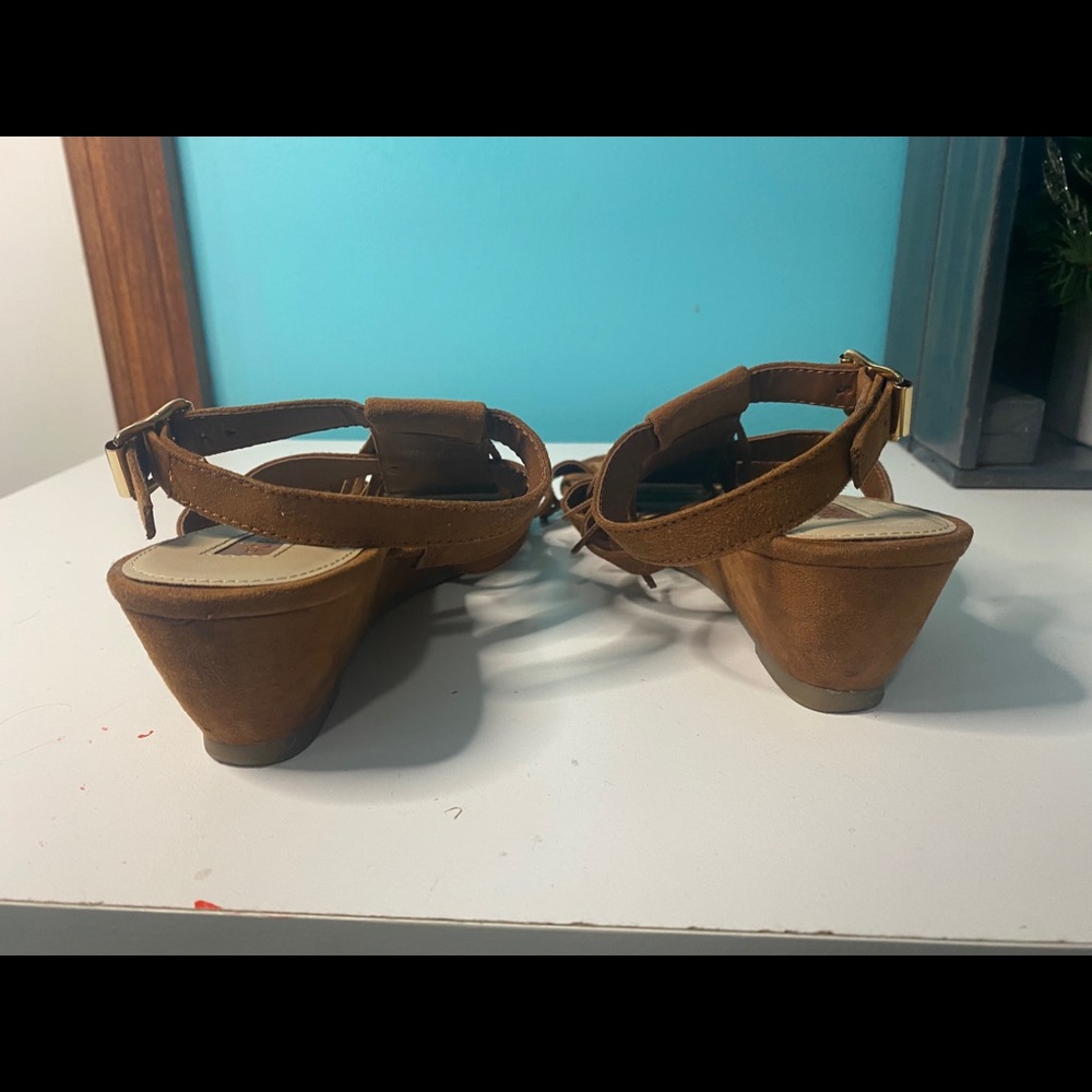 Sandals - Picture 2 of 6